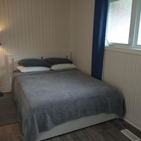 Barrie North Retreat - Quiet And Friendly Villa Bagian luar foto